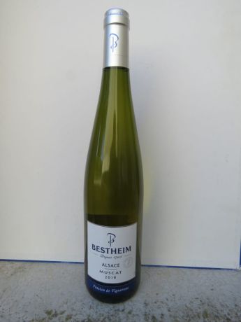 Photo d'une bouteille de Bestheim Alsace Muscat