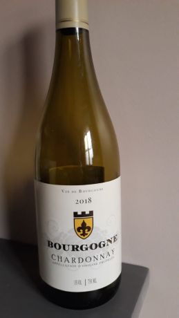 Photo d'une bouteille de bourgogne chardonnay Bourgogne