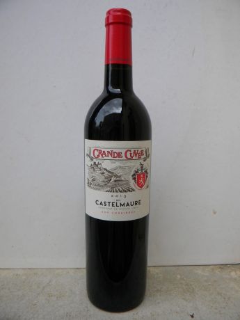 Photo d'une bouteille de Castelmaure Corbières
