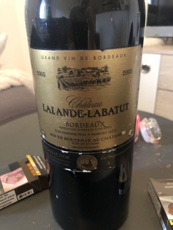 Photo d'une bouteille de Château Lalande-Labatut Bordeaux