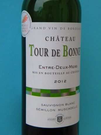 Photo d'une bouteille de Château Tour de Bonnet Entre-deux-Mers