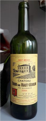 Photo d'une bouteille de Château Tour du Haut-Moulin Haut-Médoc