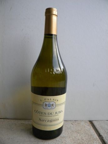 Photo d'une bouteille de Louis Palais Côtes-du-Jura