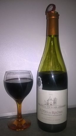 Photo d'une bouteille de Domaine la tour des Abbesses Côtes-du-Rhône