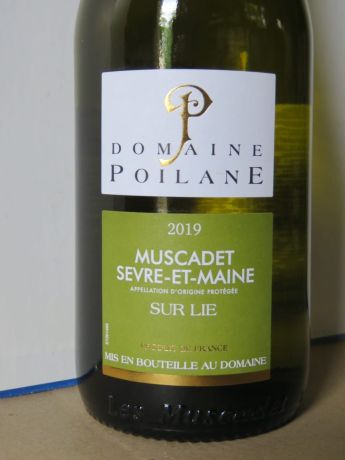 Photo d'une bouteille de Domaine Poilane Muscadet-Sèvre-et-Maine
