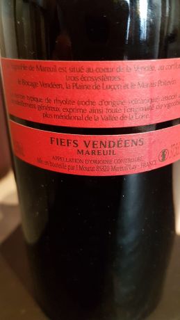 Photo d'une bouteille de J. Moura Fiefs-Vendéens Mareuil