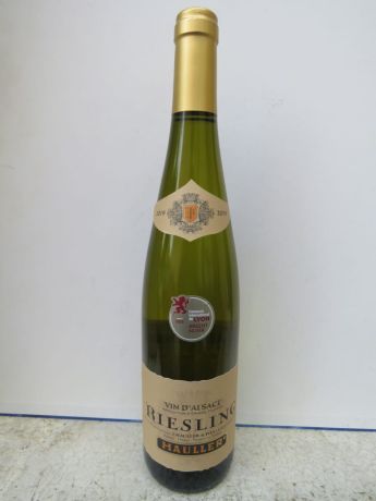 Photo d'une bouteille de J Hauller et Fils Alsace Riesling