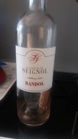 Photo d'une bouteille de Les Hauts de Seignol Bandol