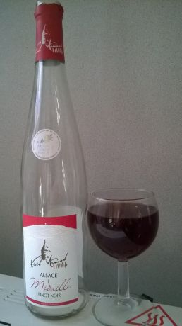 Photo d'une bouteille de Vieil Armand Alsace Pinot-Noir