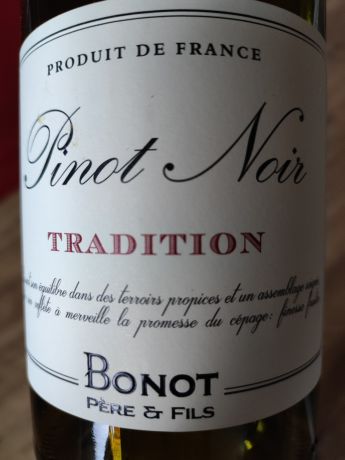 Photo d'une bouteille de Bonot Père et fils Bourgogne